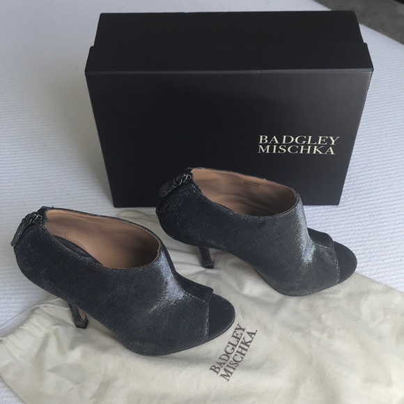Badgley Mischka Mysti peep toe ankle boot pump - Picture 4 of 8